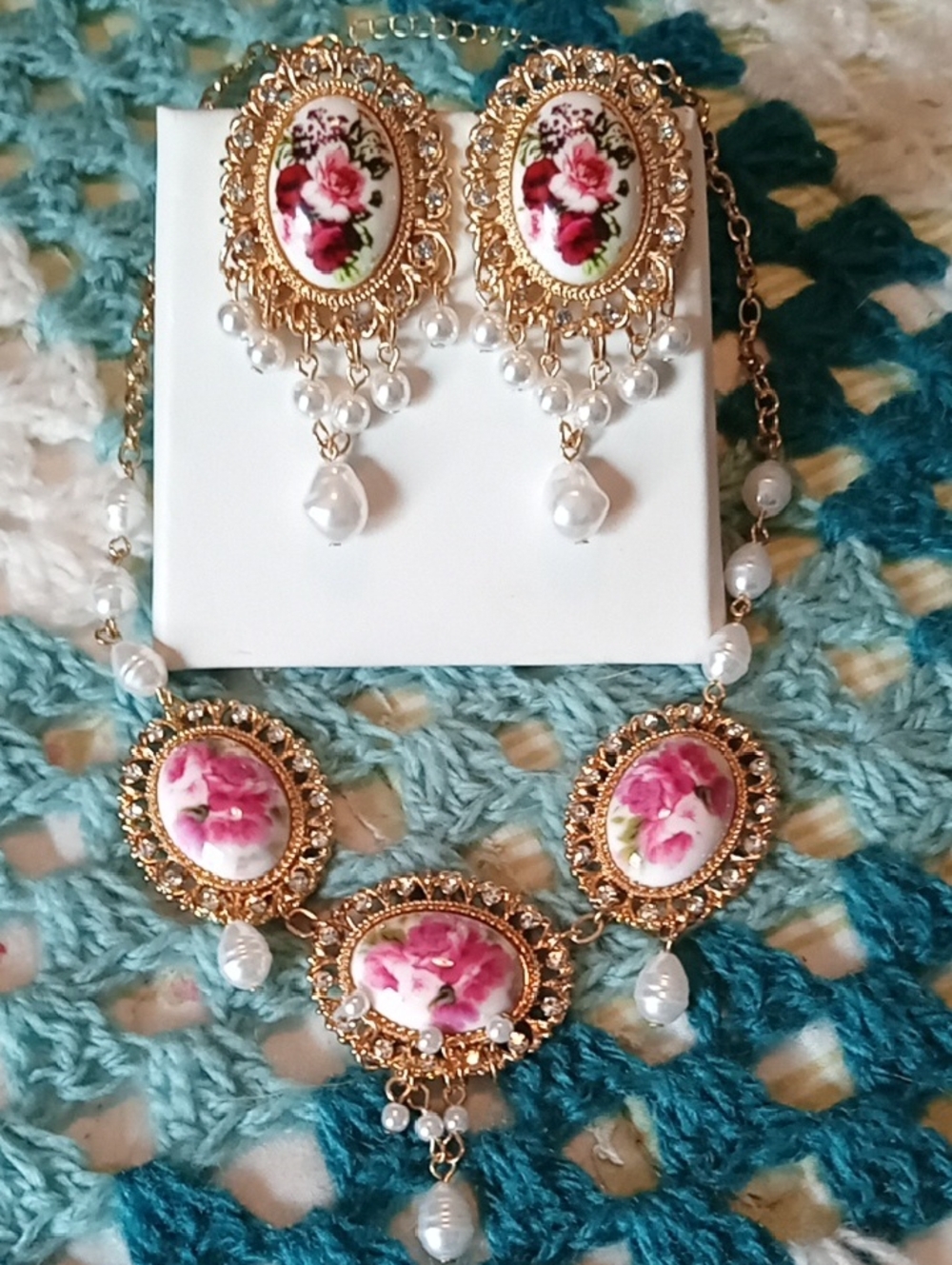 Victorian Rose Pearl Set